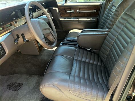 inside 1987 lincoln continental cars.